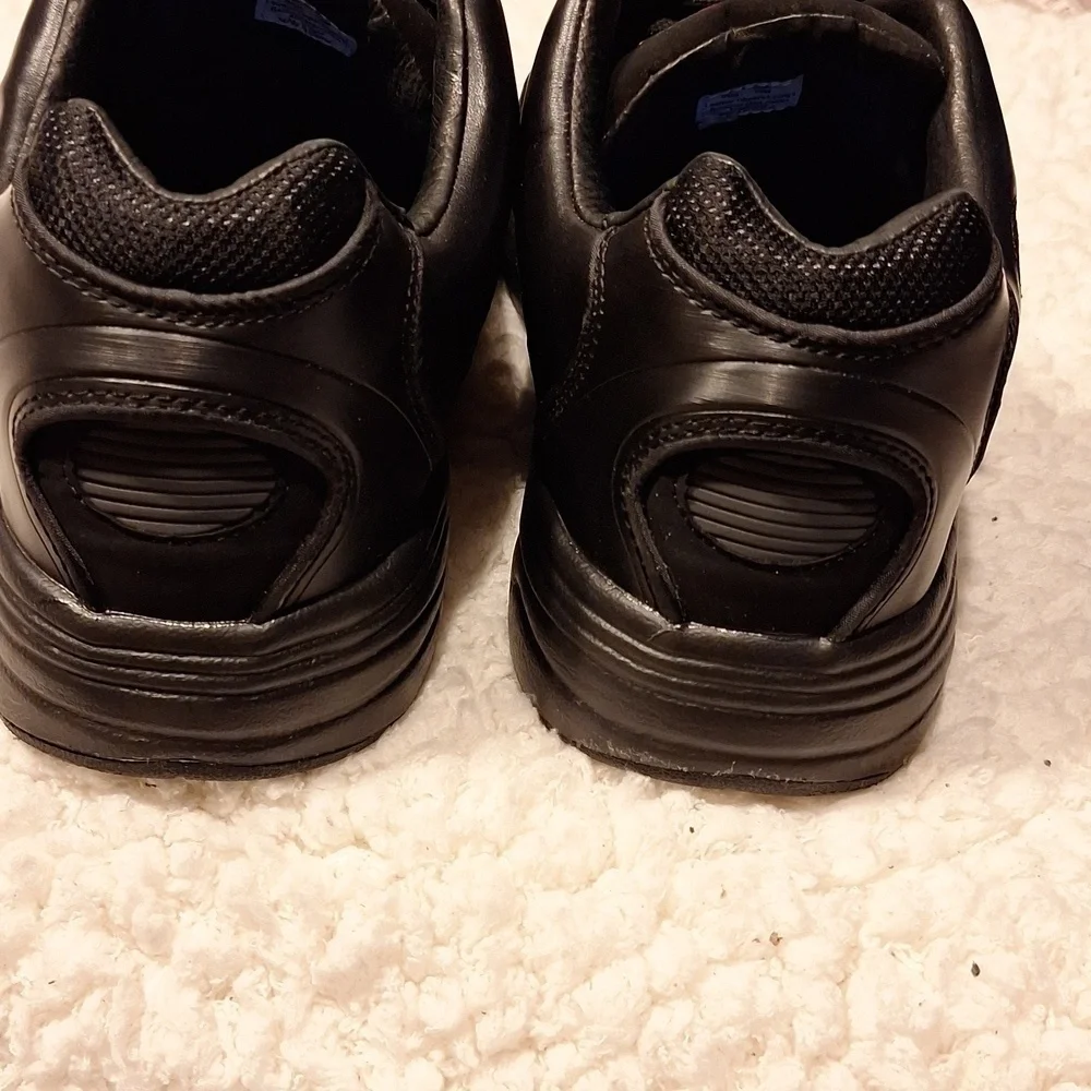 Mens Answer solid black hook and loop sneakers. Like new***** size 14